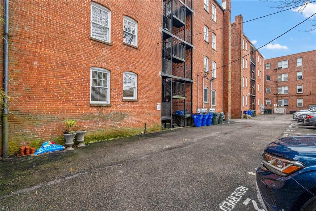 736 W Princess Anne RD 102