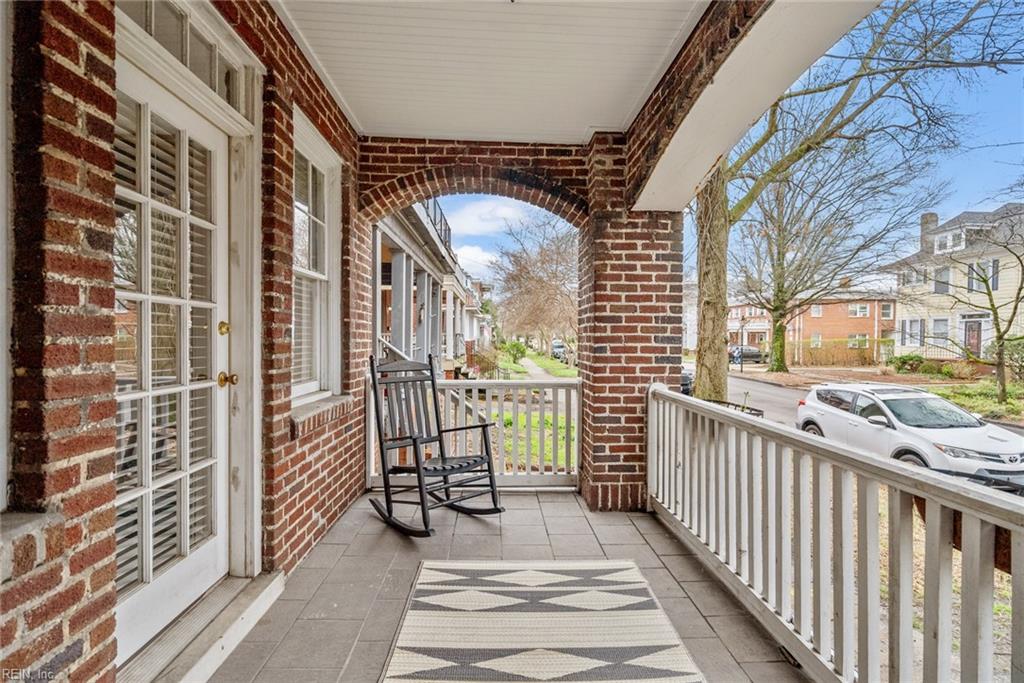 736 W Princess Anne RD 102