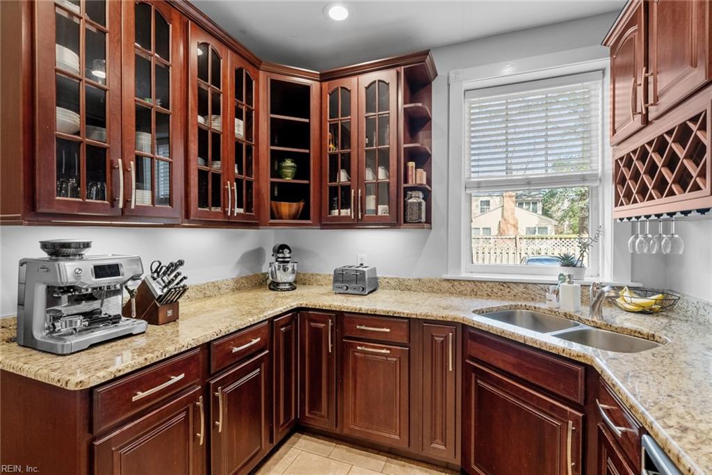 736 W Princess Anne RD 102