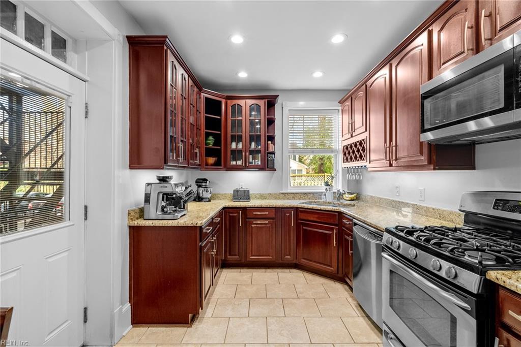 736 W Princess Anne RD 102