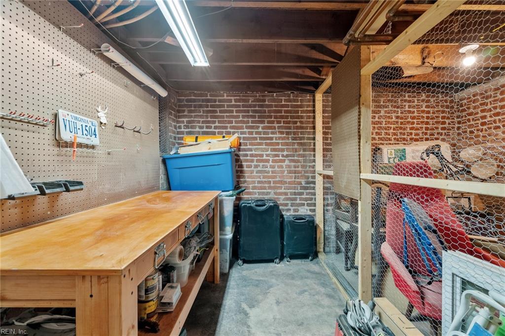 736 W Princess Anne RD 102