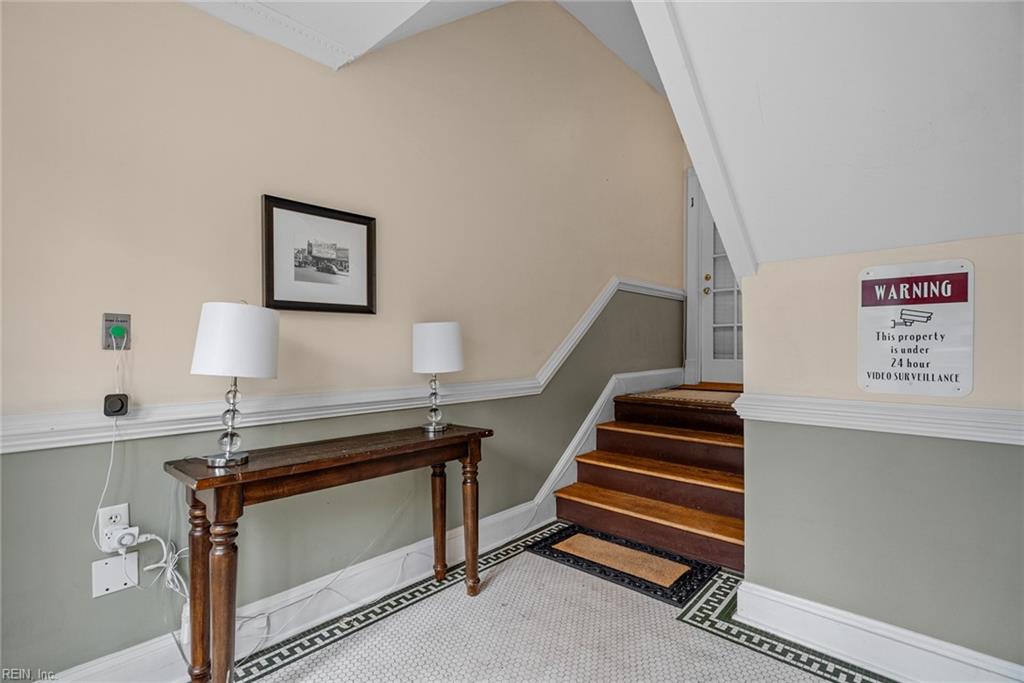 736 W Princess Anne RD 102