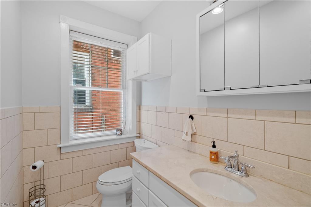 736 W Princess Anne RD 102