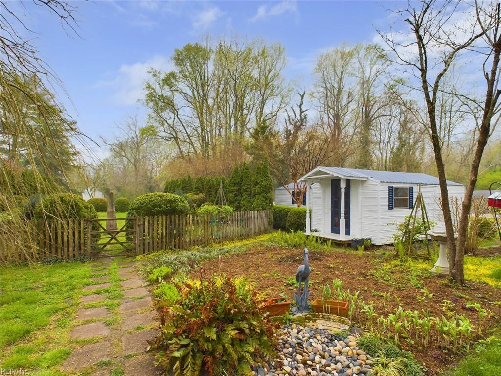 250 Prince George ST