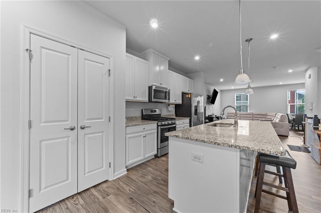 7511 Luminary Drive DR