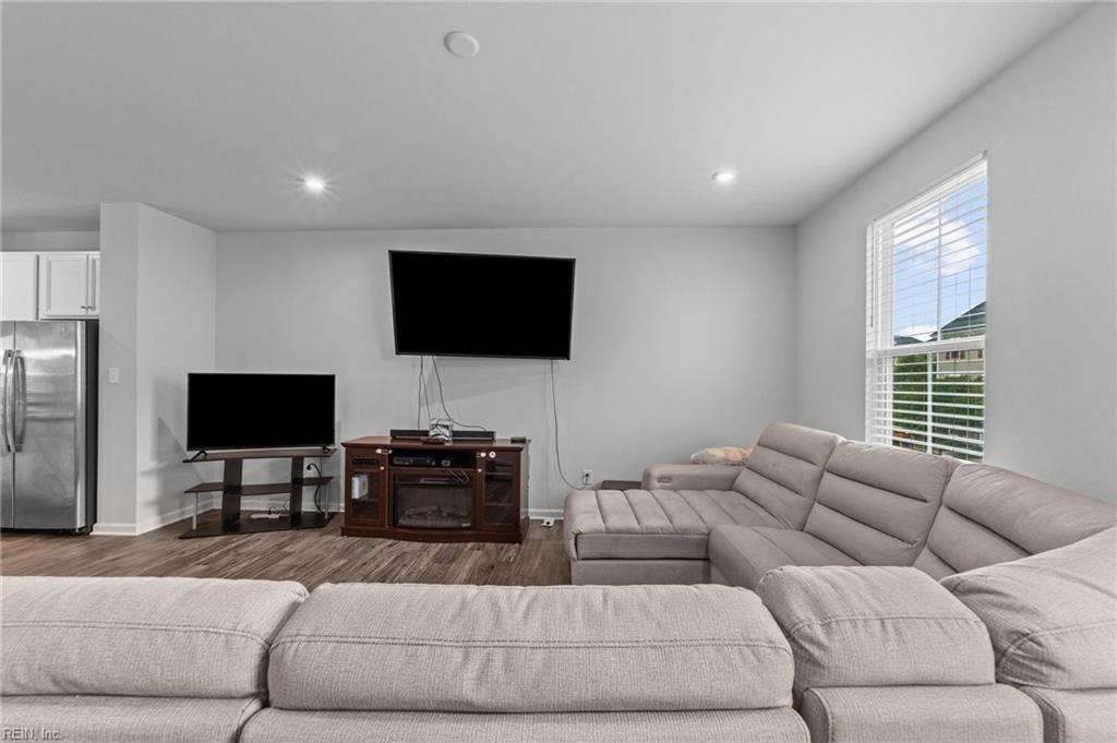 7511 Luminary Drive DR