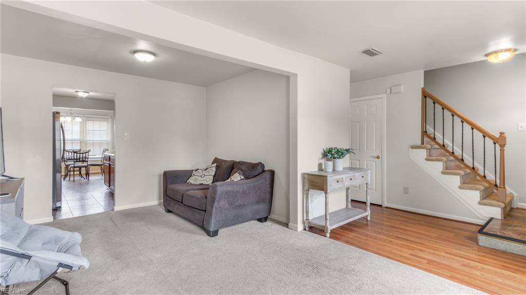 1820 Bloomfield Drive DR