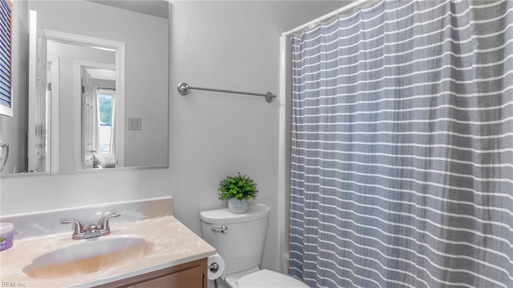 1820 Bloomfield Drive DR