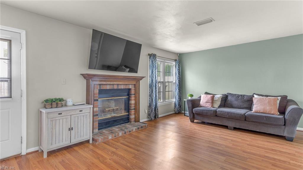 1820 Bloomfield Drive DR