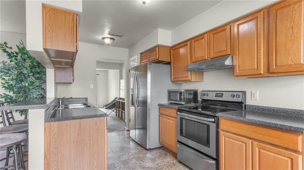 1820 Bloomfield Drive DR