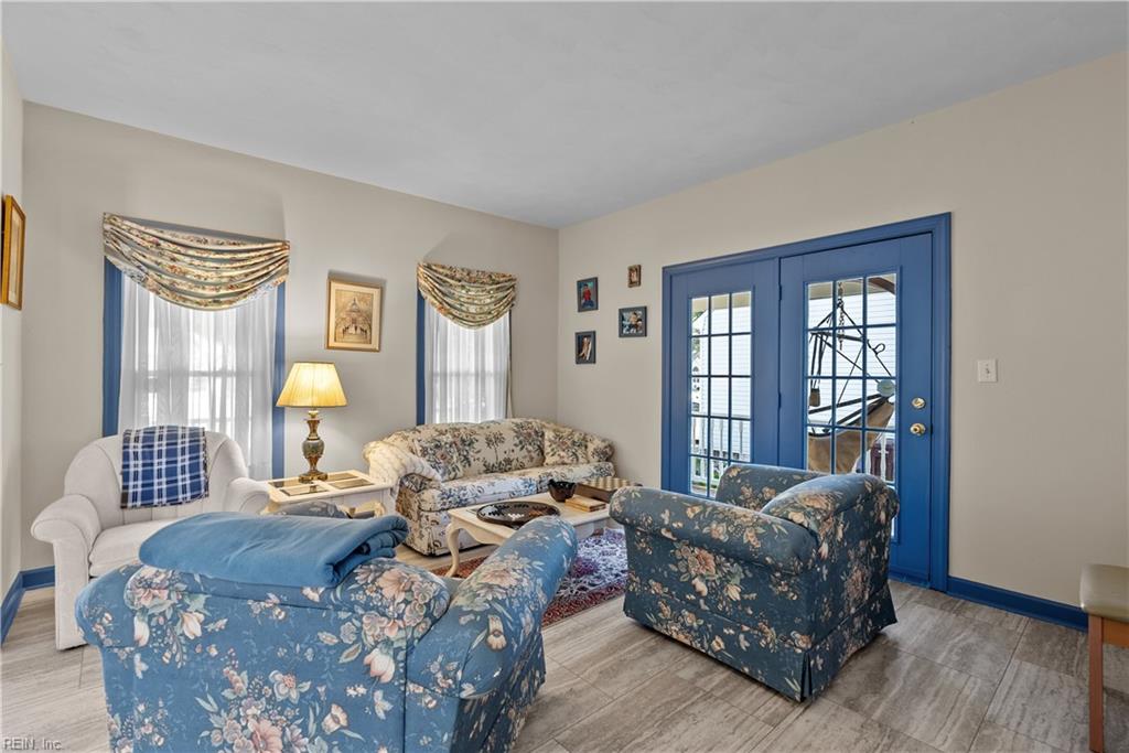 725 Cheshire Forest DR