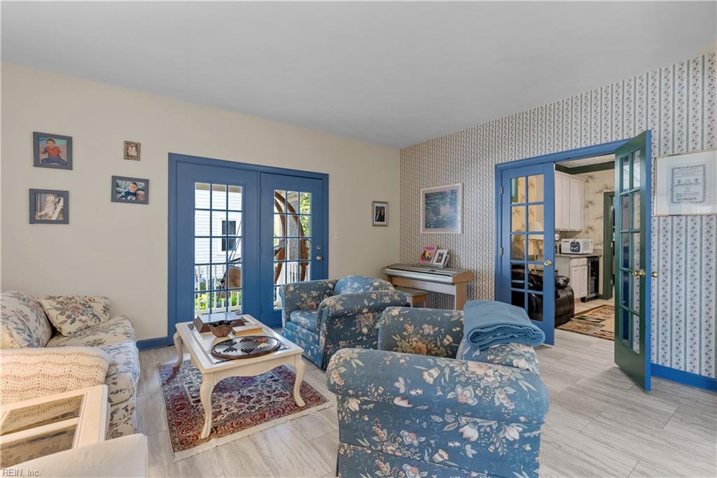 725 Cheshire Forest DR