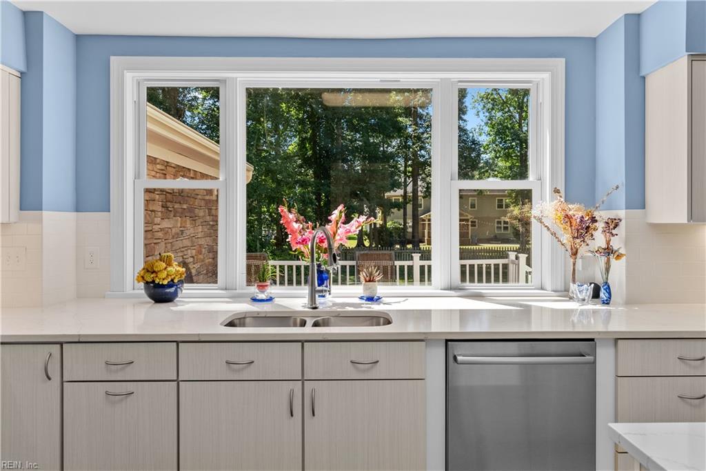 725 Cheshire Forest DR