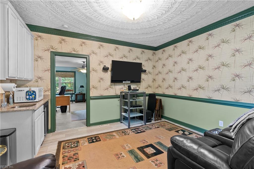 725 Cheshire Forest DR