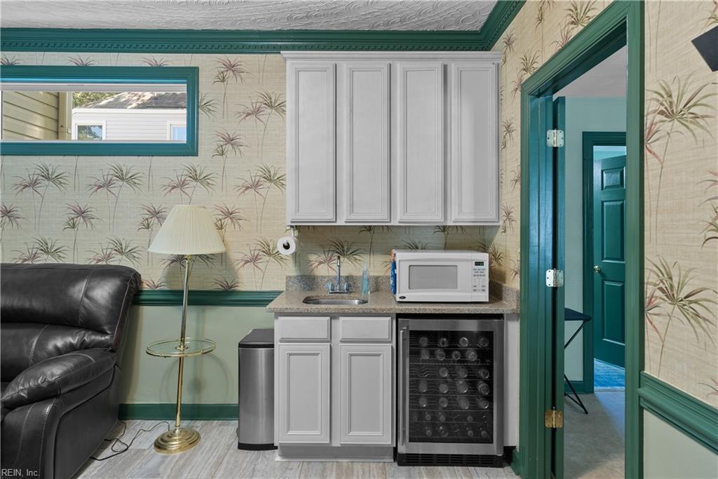 725 Cheshire Forest DR