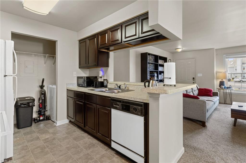 5267 Lake Victoria ARCH