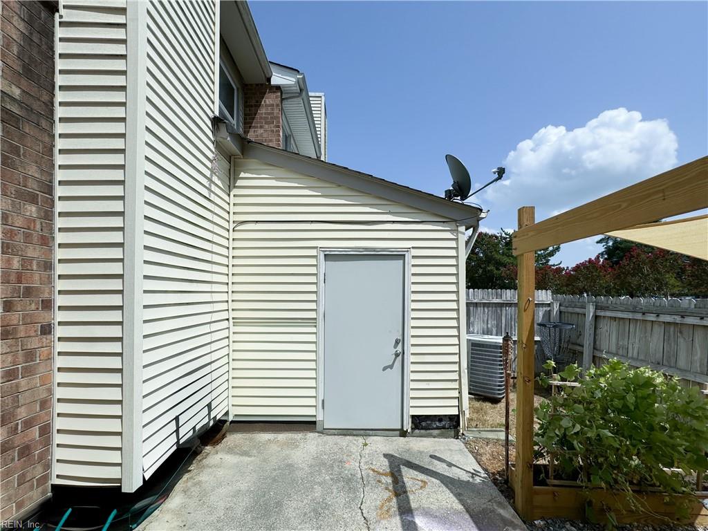 107 Charles Parish DR