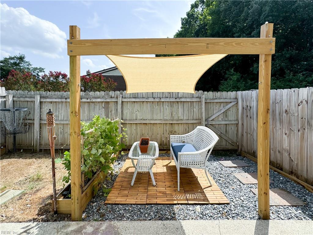 107 Charles Parish DR