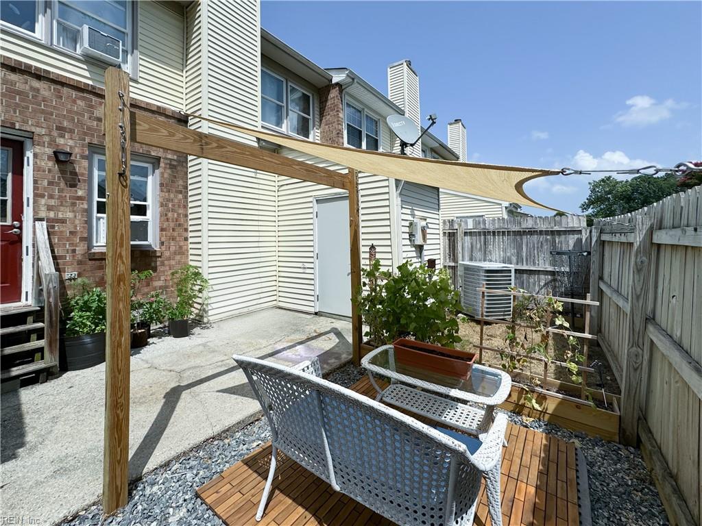 107 Charles Parish DR