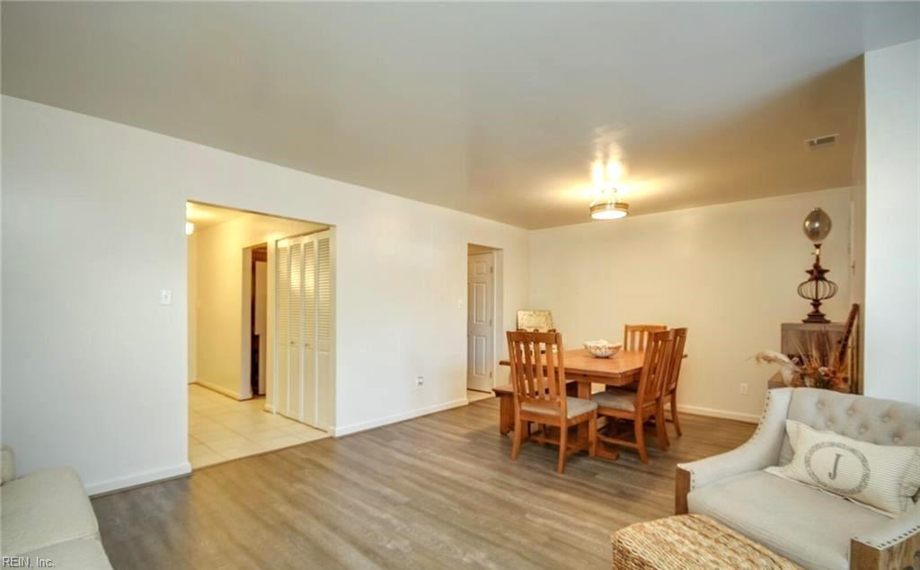 1423 E Tanners Creek DR