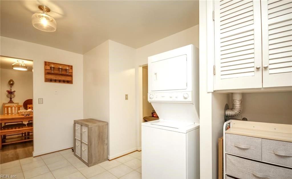 1423 E Tanners Creek DR