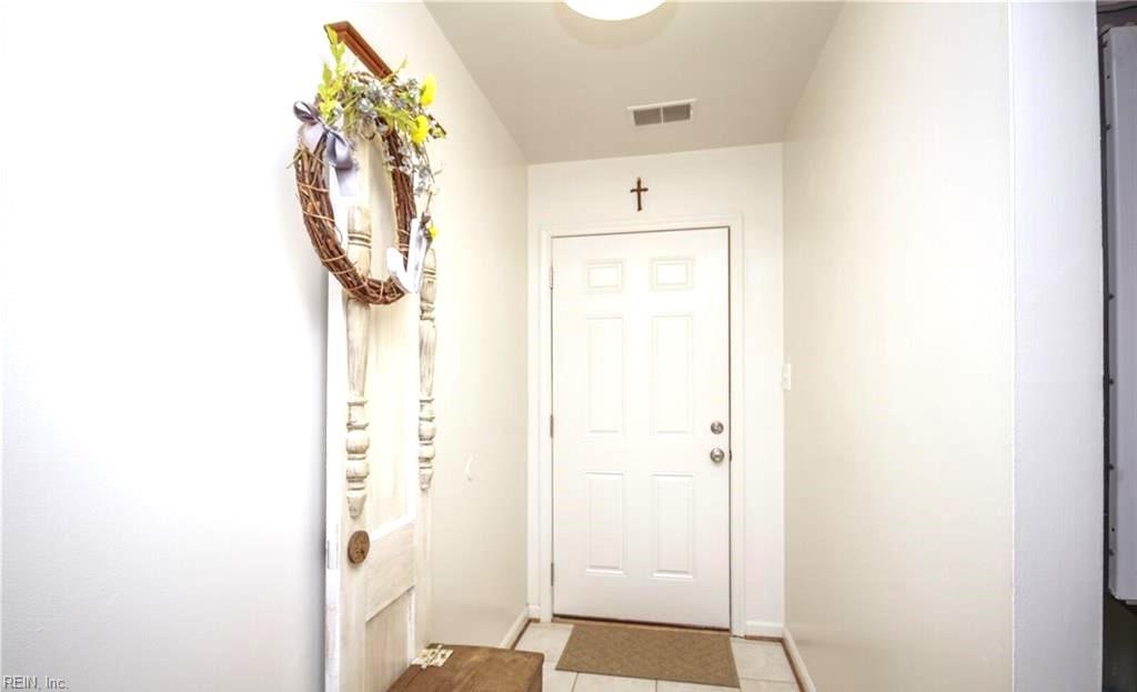 1423 E Tanners Creek DR