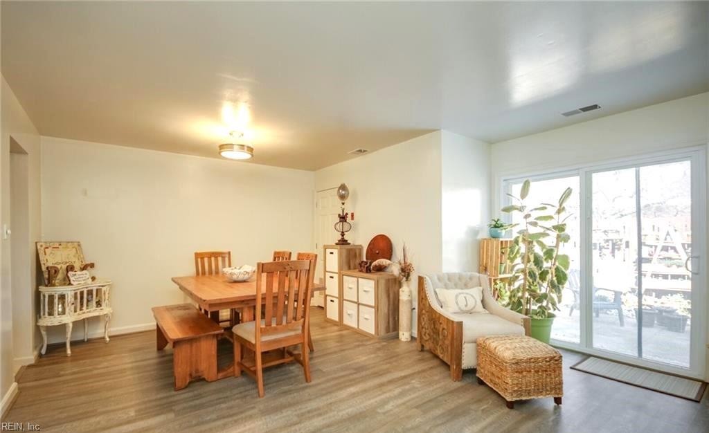 1423 E Tanners Creek DR