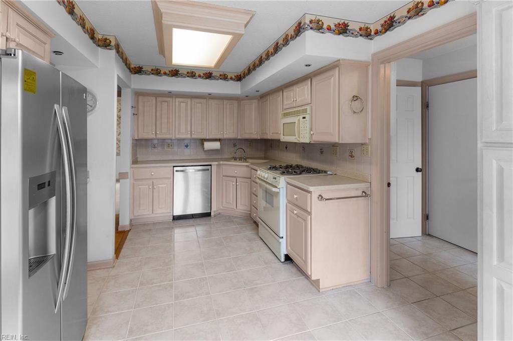 5168 Stratford Chase DR