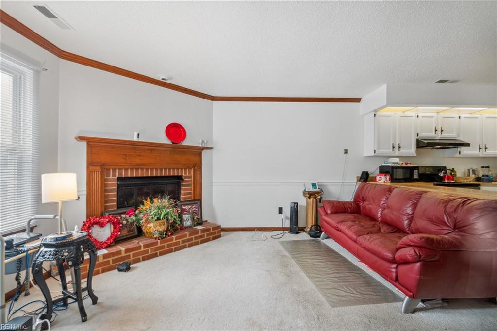 923 Sugar Tree Ct CT