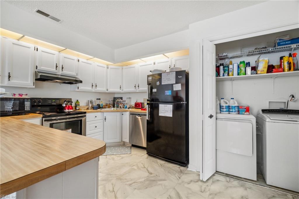 923 Sugar Tree Ct CT