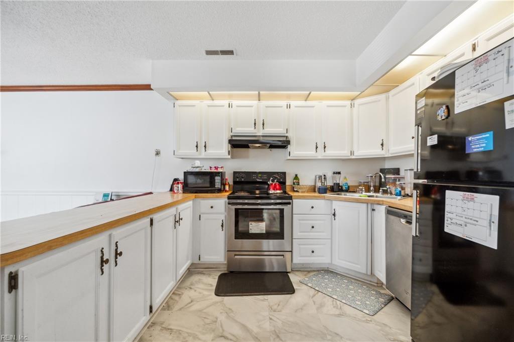 923 Sugar Tree Ct CT