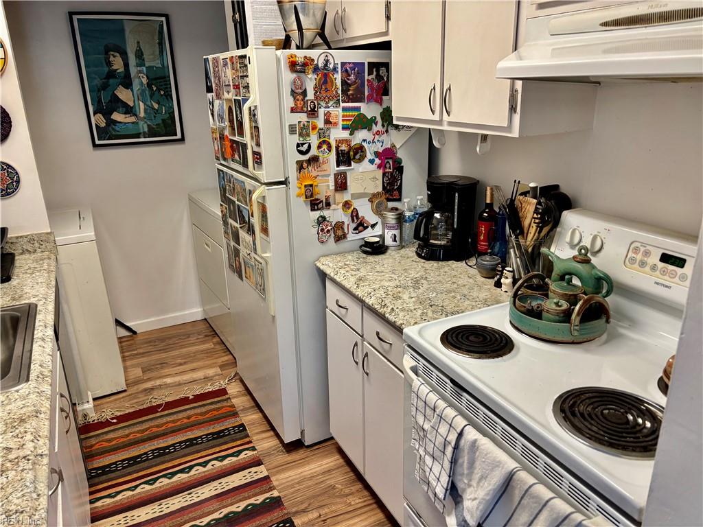 1005 Autumn Woods LN