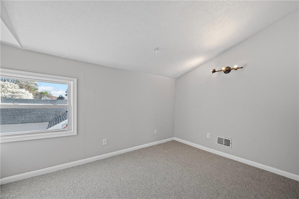 412 Winchester DR