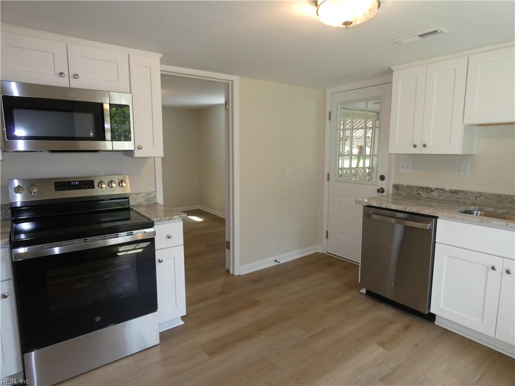 32 Robinson DR