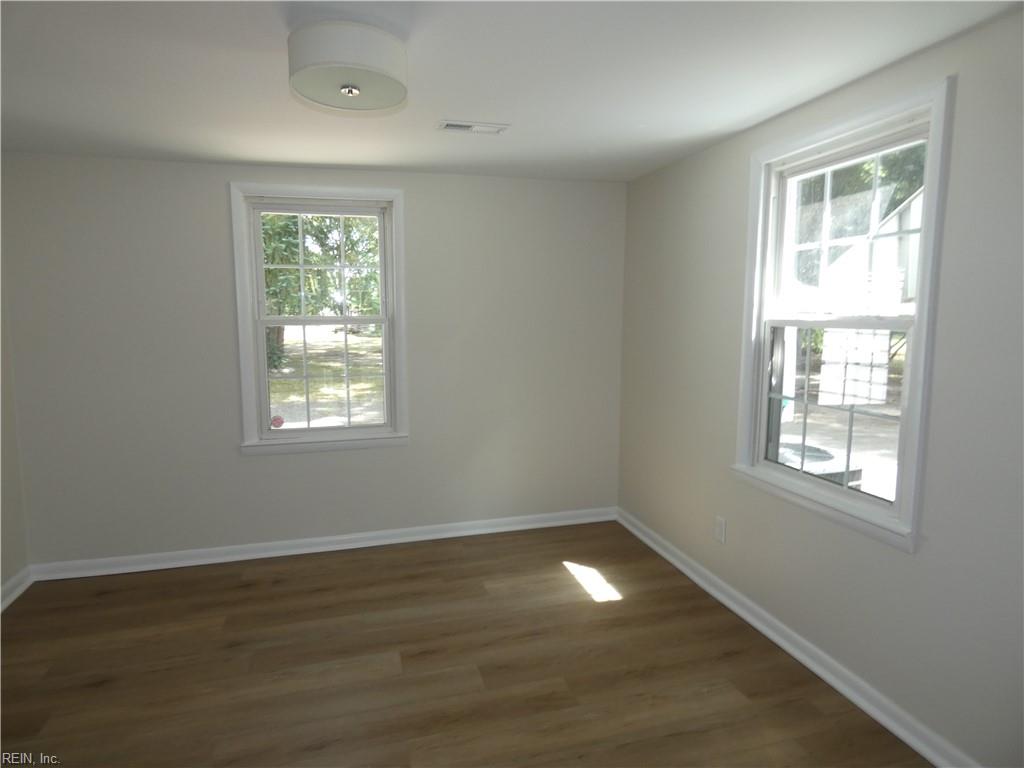 32 Robinson DR