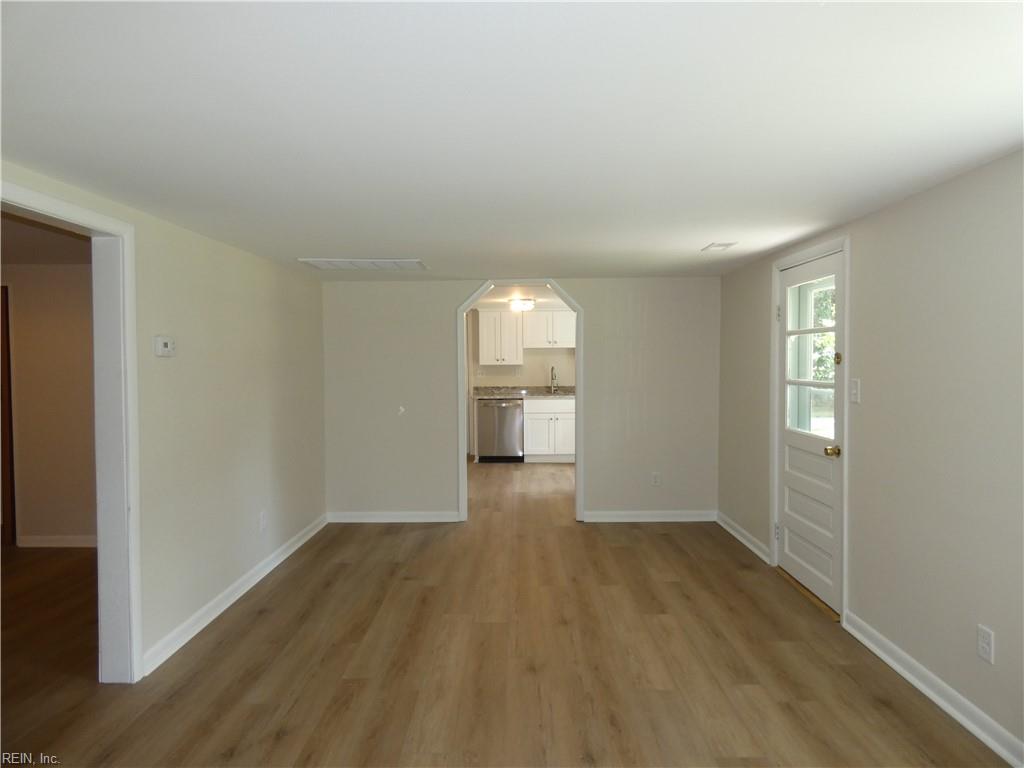 32 Robinson DR