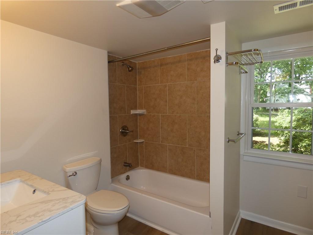 32 Robinson DR