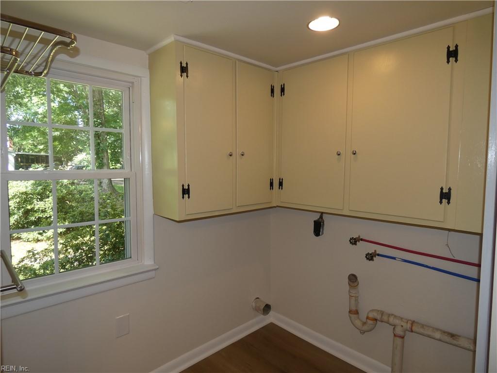 32 Robinson DR