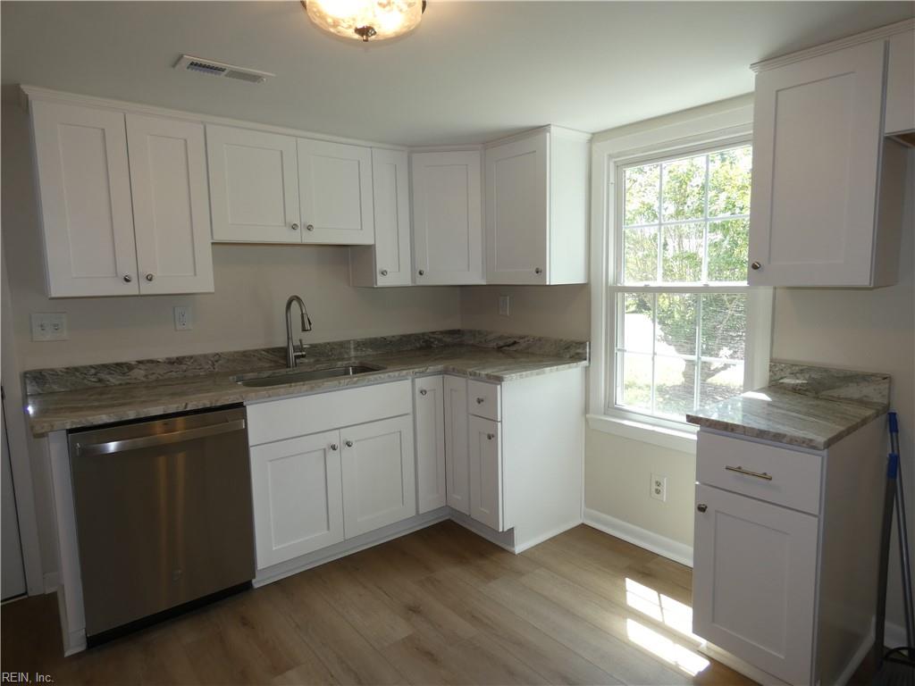 32 Robinson DR