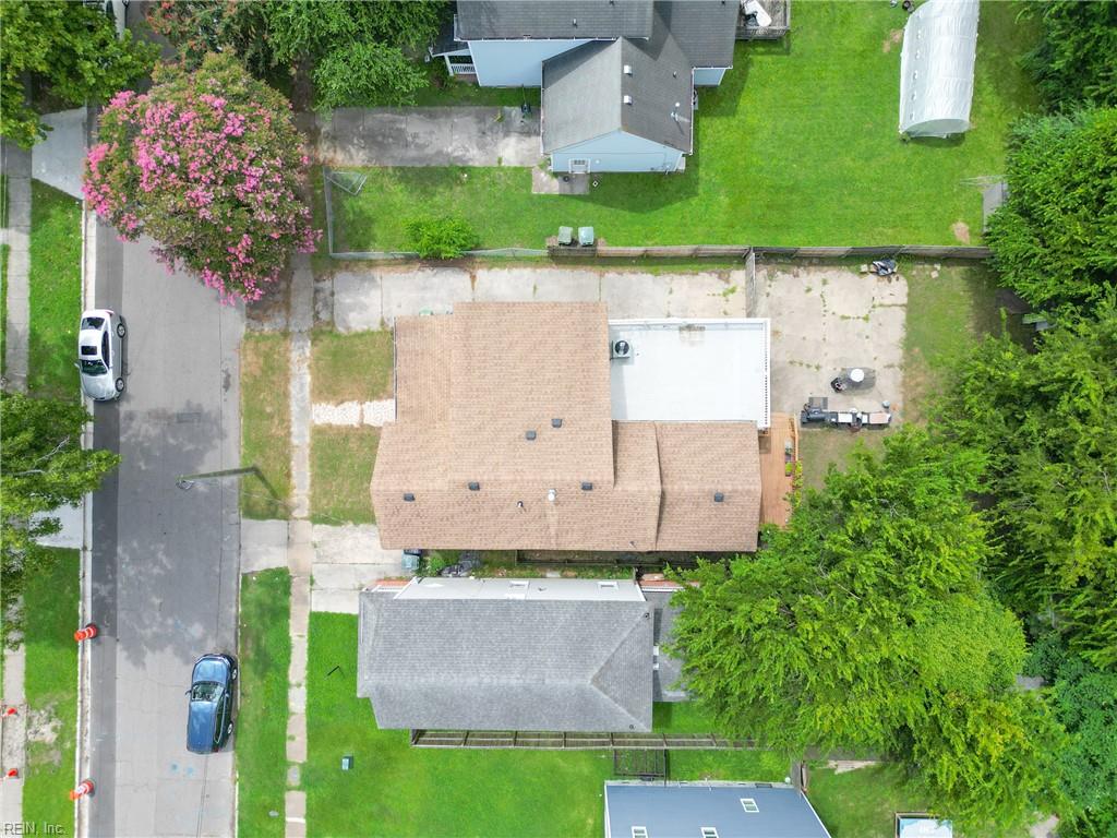 1312 W 37th ST
