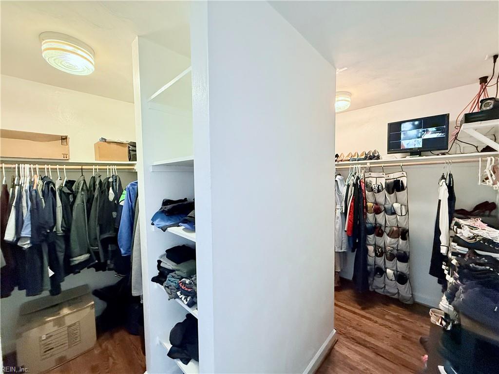 947 Little Bay AVE