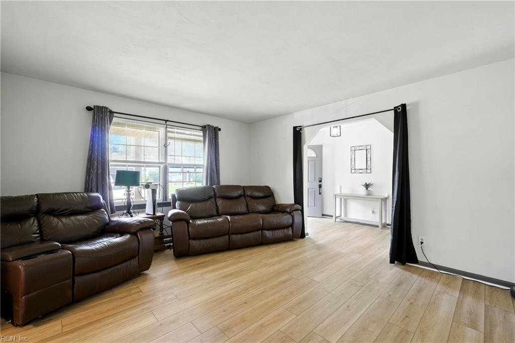 5213 Rolleston DR