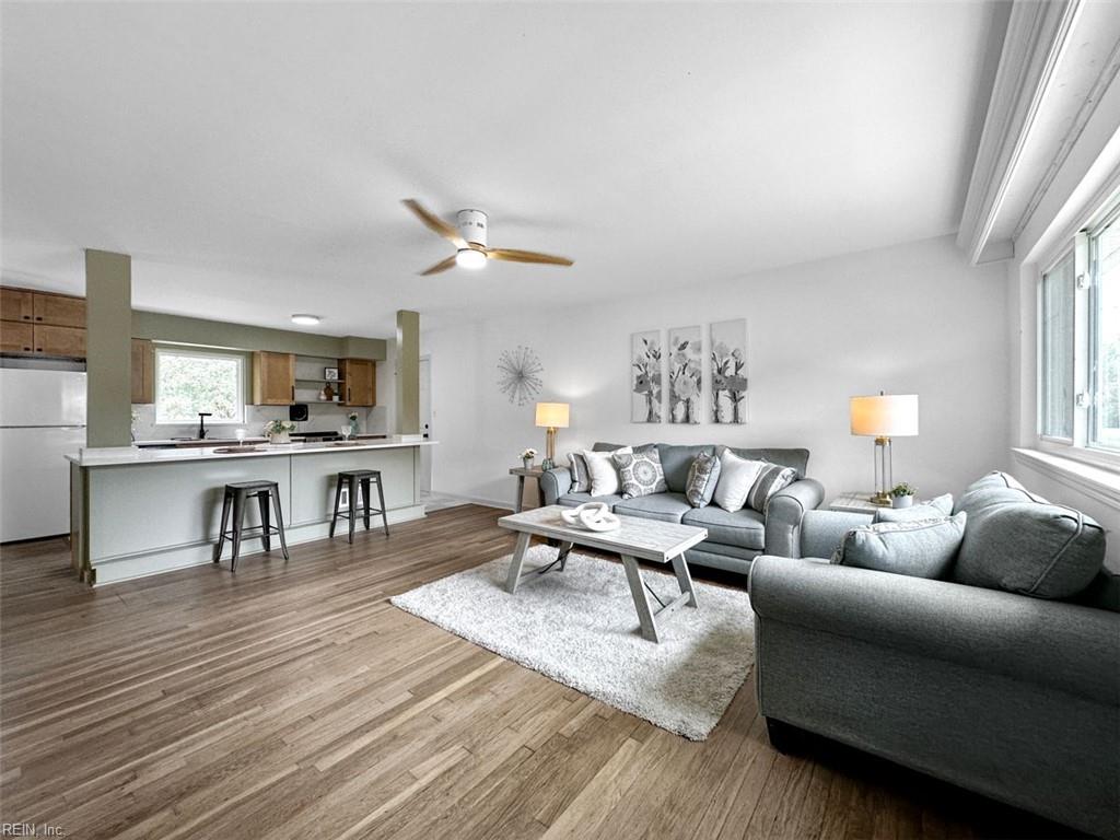 805 Woodstock RD