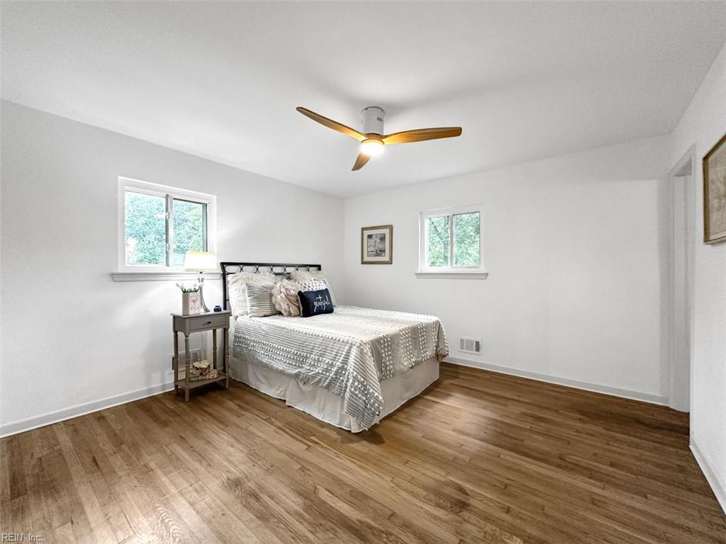 805 Woodstock RD
