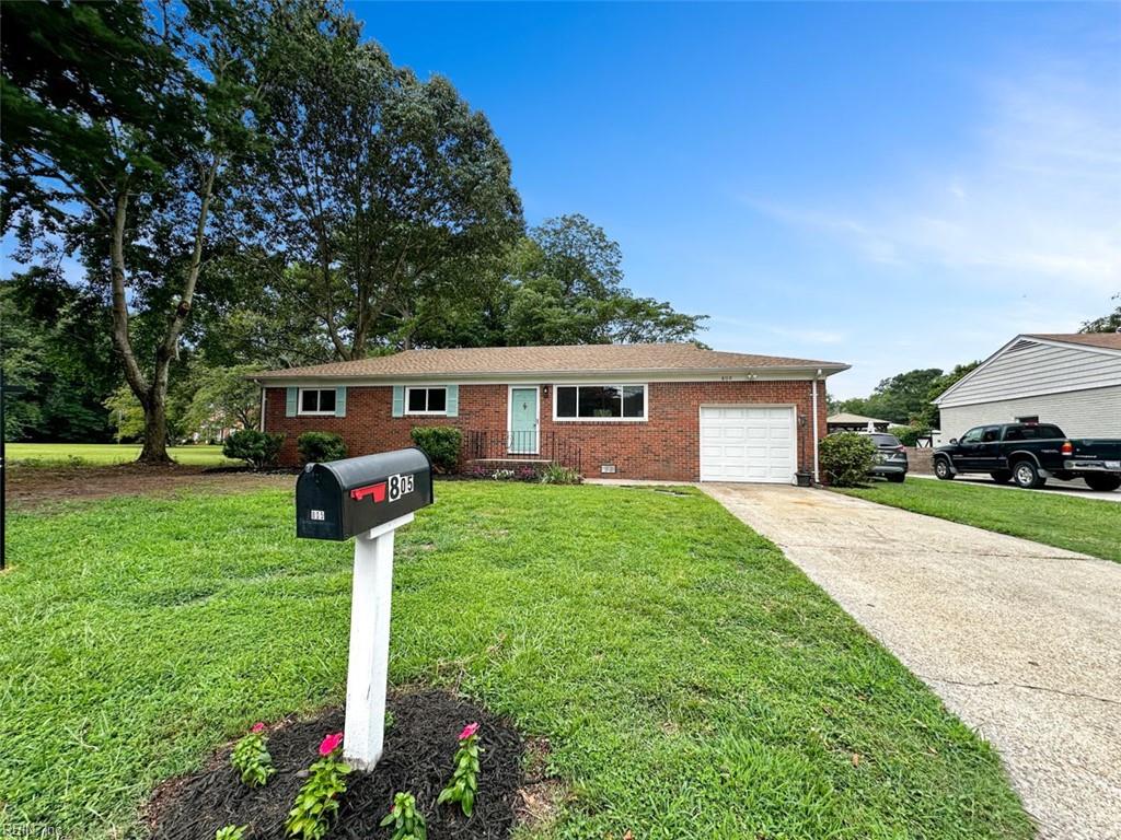805 Woodstock RD