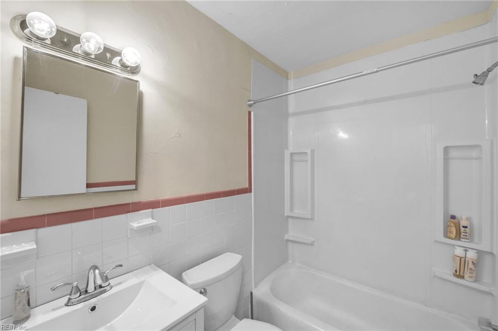 5924 Woodstock CT