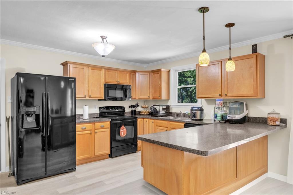 5924 Woodstock CT