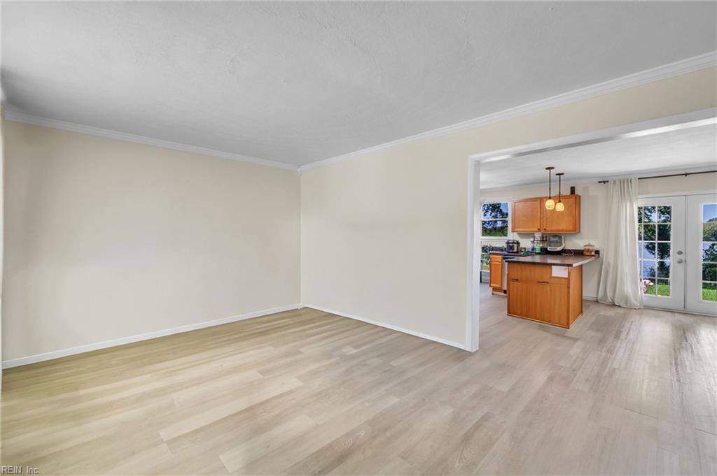 5924 Woodstock CT