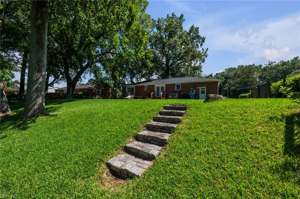 5924 Woodstock CT