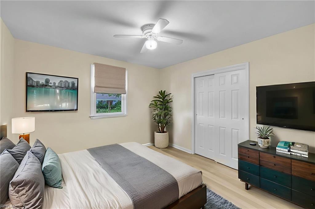 5924 Woodstock CT